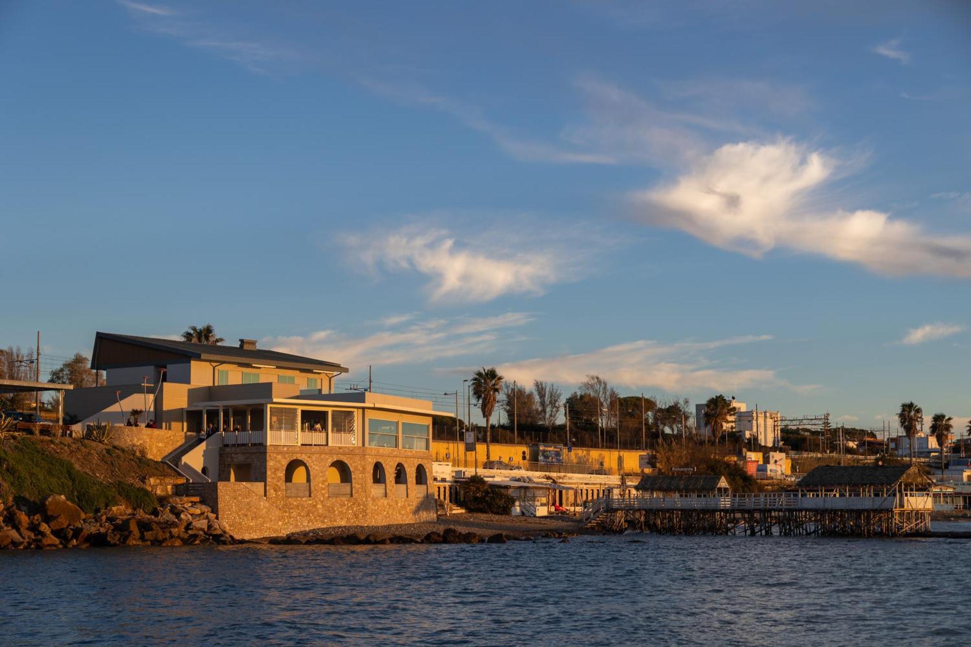 Le Suites Sul Mare Di Esterina ชิวิตาเวกเกีย ภายนอก รูปภาพ