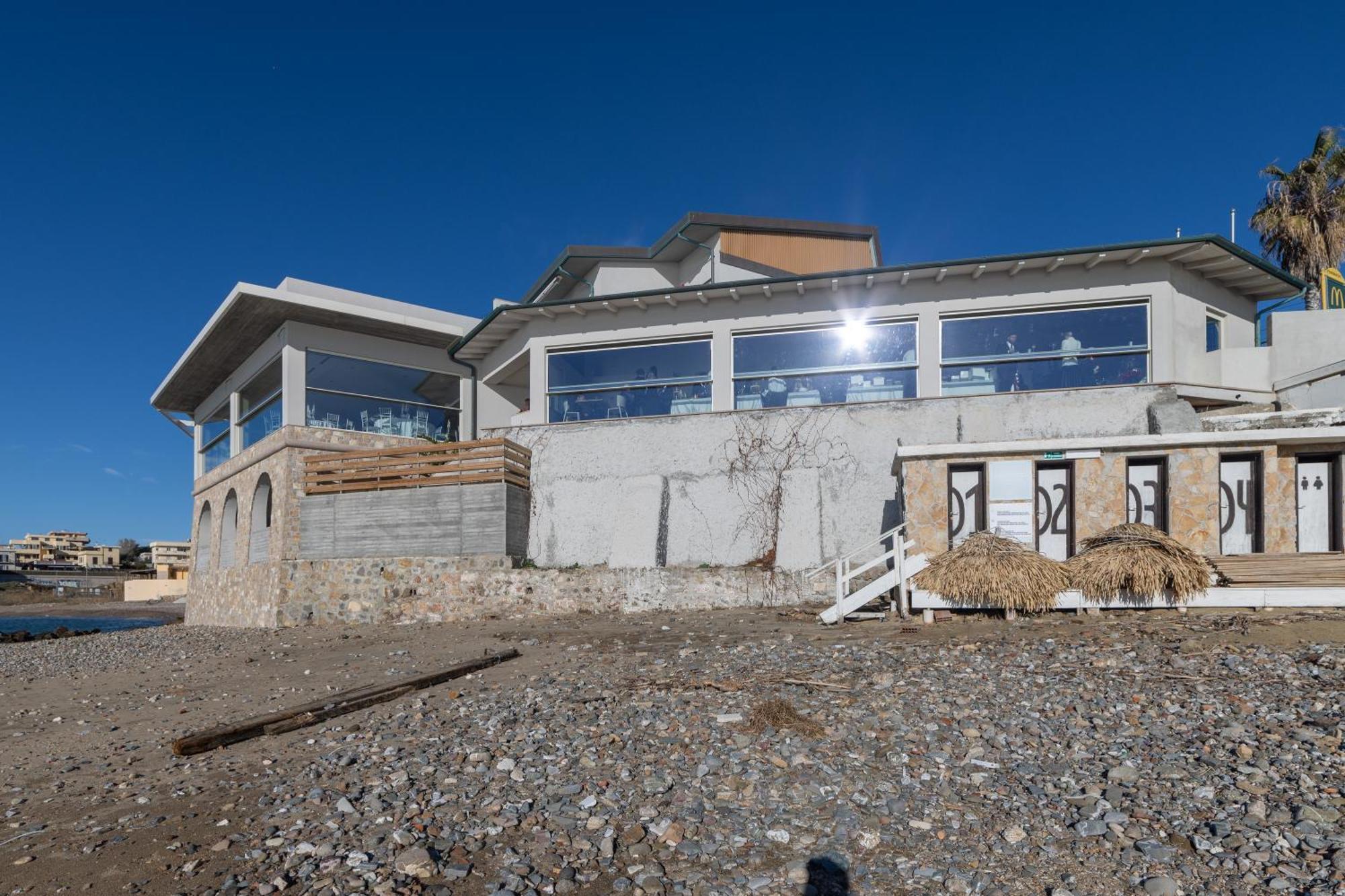 Le Suites Sul Mare Di Esterina ชิวิตาเวกเกีย ภายนอก รูปภาพ