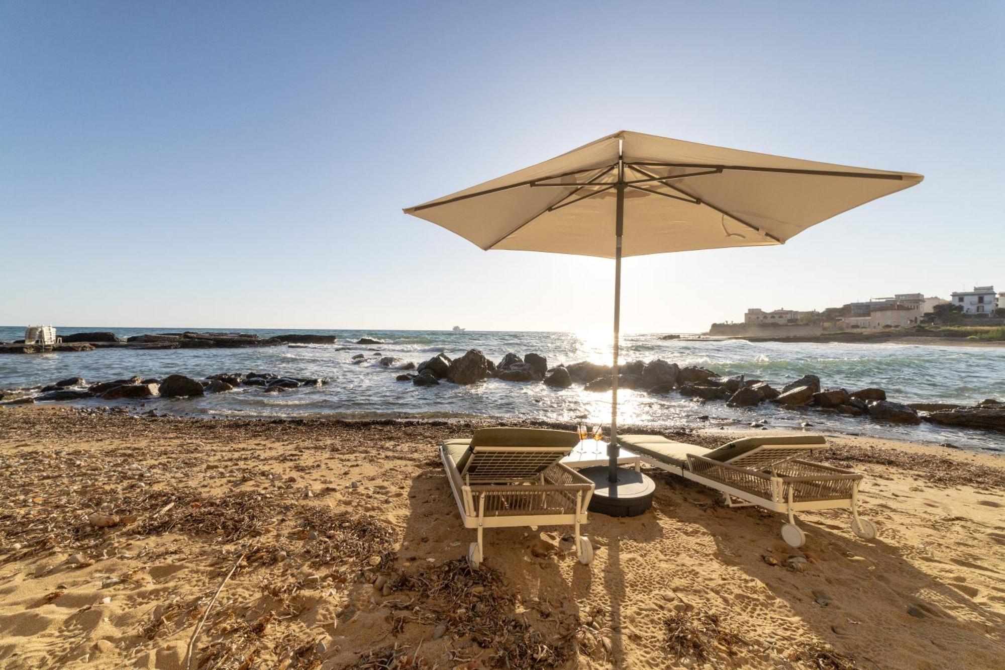 Le Suites Sul Mare Di Esterina ชิวิตาเวกเกีย ภายนอก รูปภาพ