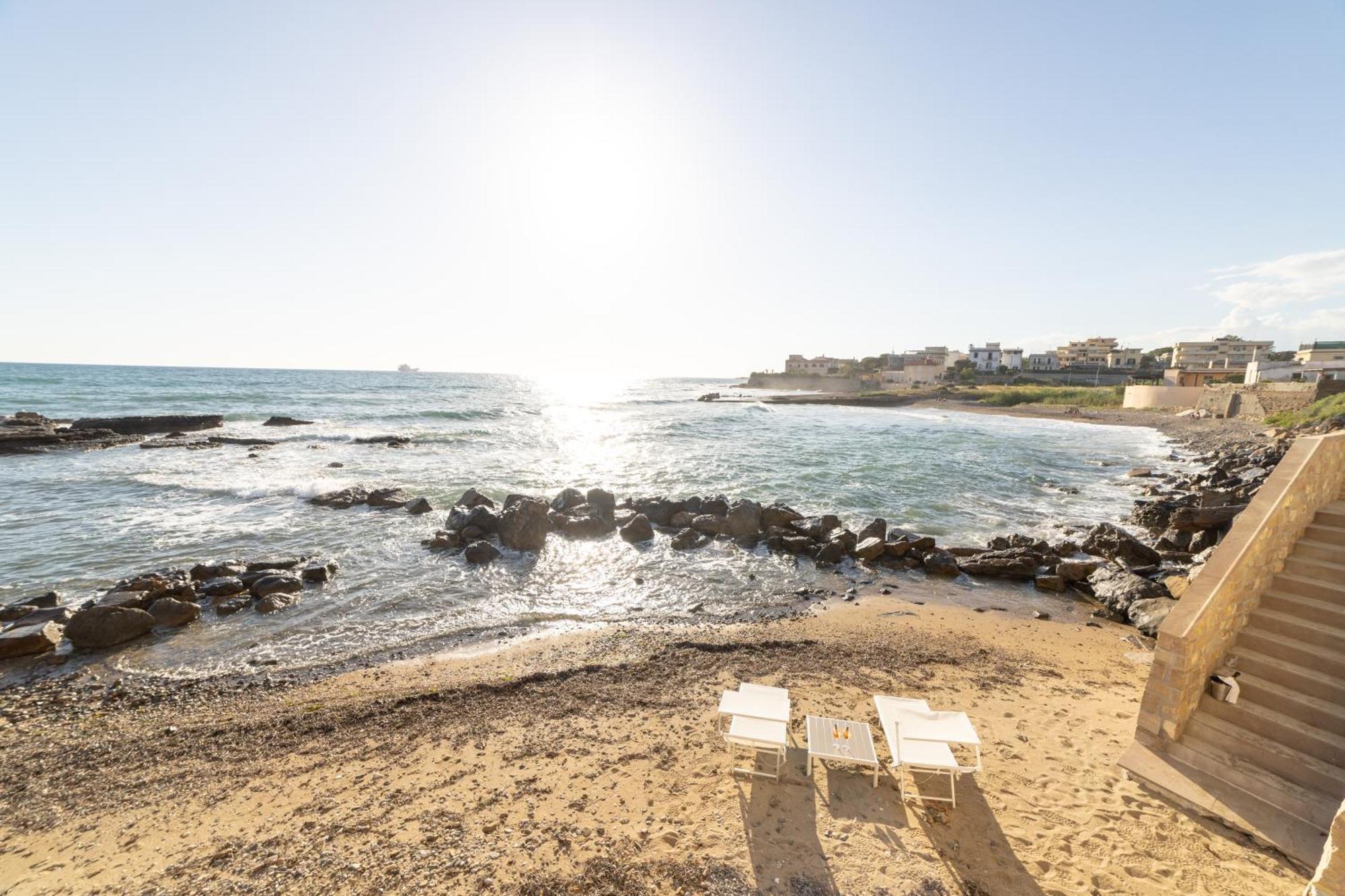 Le Suites Sul Mare Di Esterina ชิวิตาเวกเกีย ภายนอก รูปภาพ