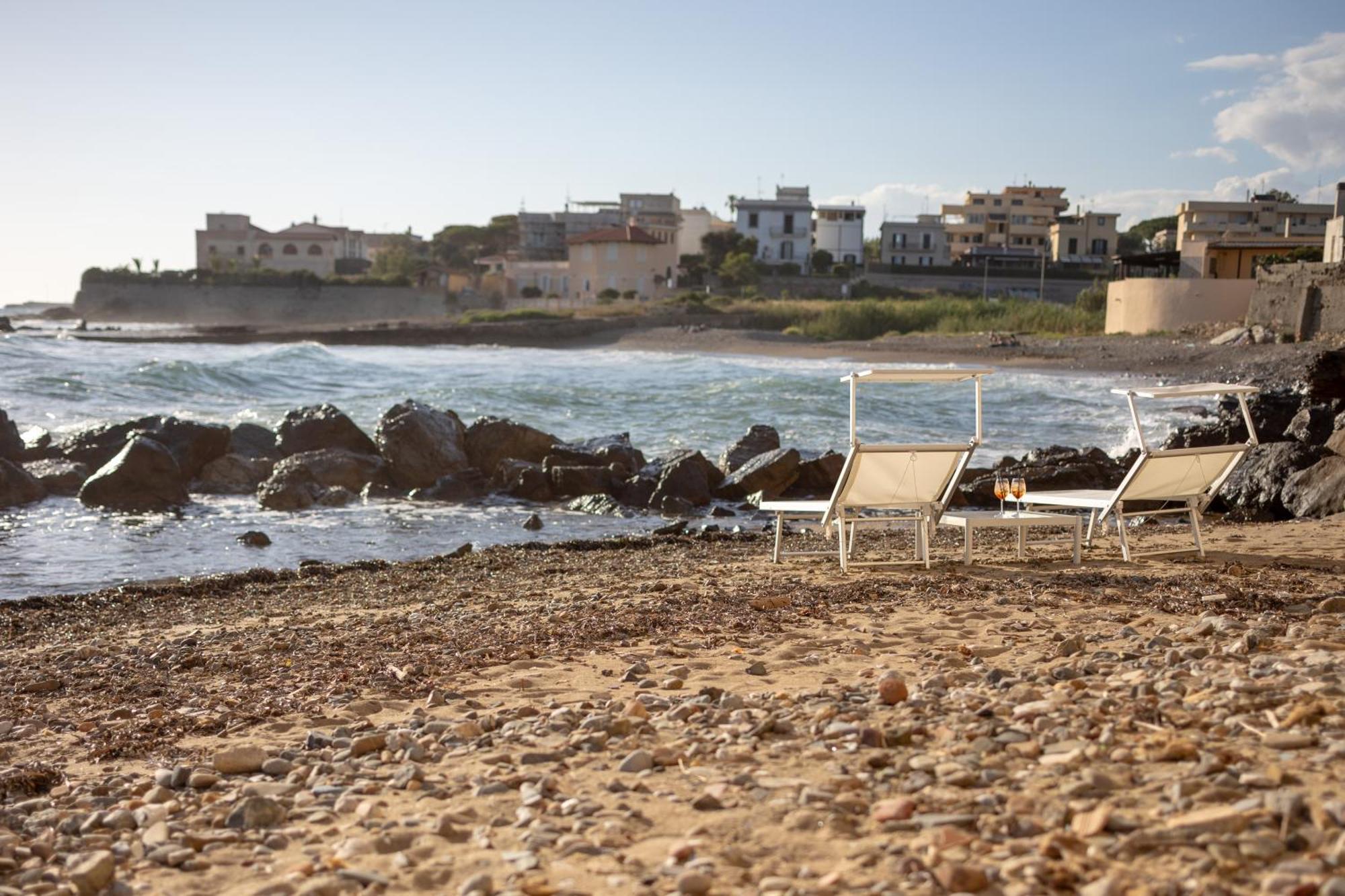 Le Suites Sul Mare Di Esterina ชิวิตาเวกเกีย ภายนอก รูปภาพ