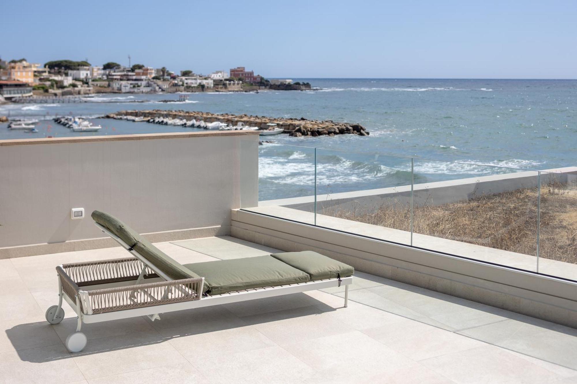 Le Suites Sul Mare Di Esterina ชิวิตาเวกเกีย ภายนอก รูปภาพ