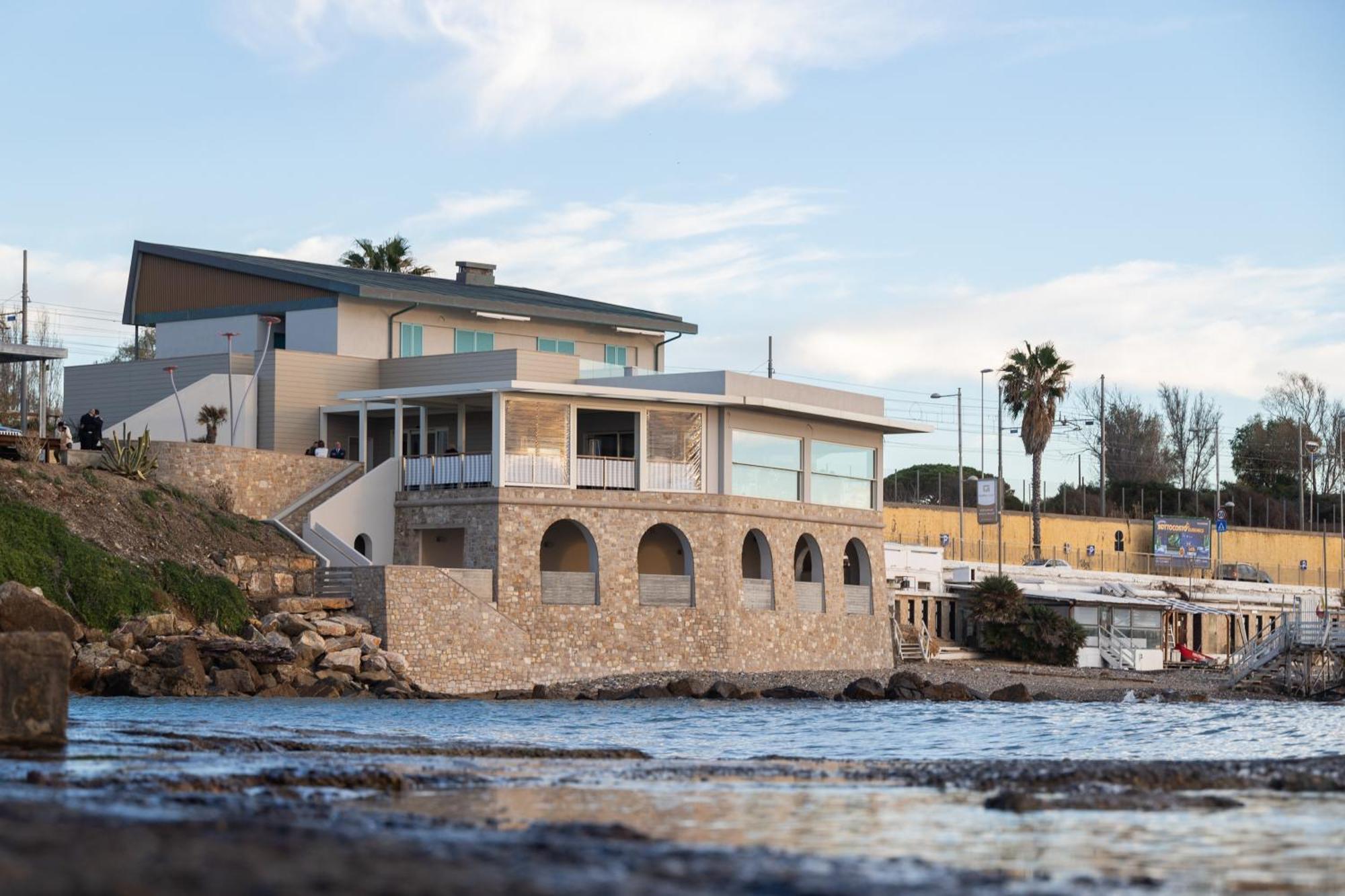 Le Suites Sul Mare Di Esterina ชิวิตาเวกเกีย ภายนอก รูปภาพ
